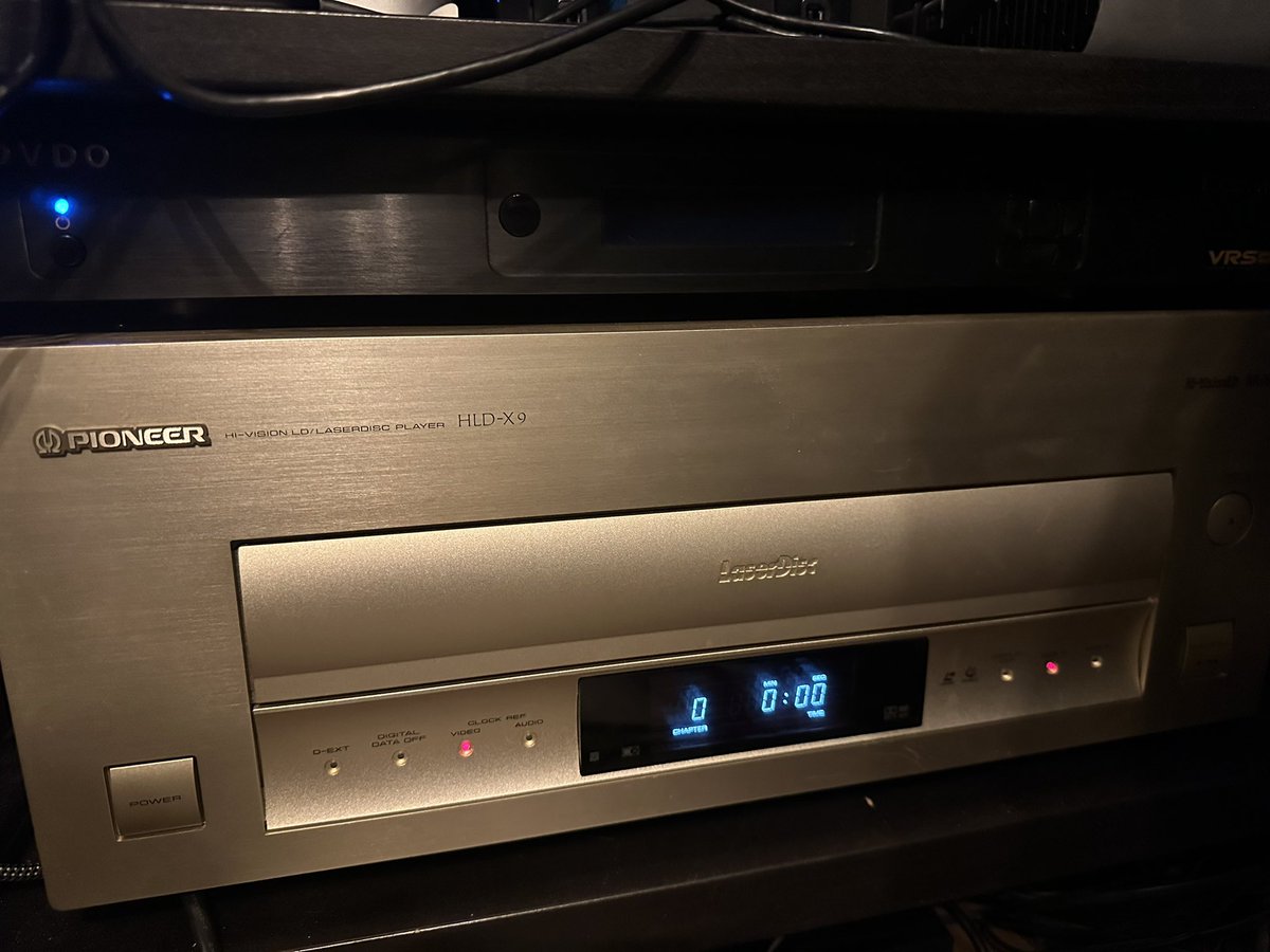 4K ᑕOᒪᒪEᑕTIᐯE tweet media