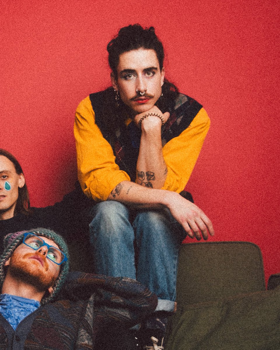 mattie sees blue 💙 tweet media