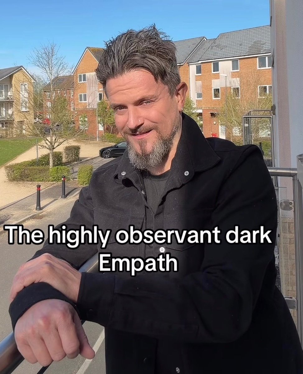 mr online tweet media