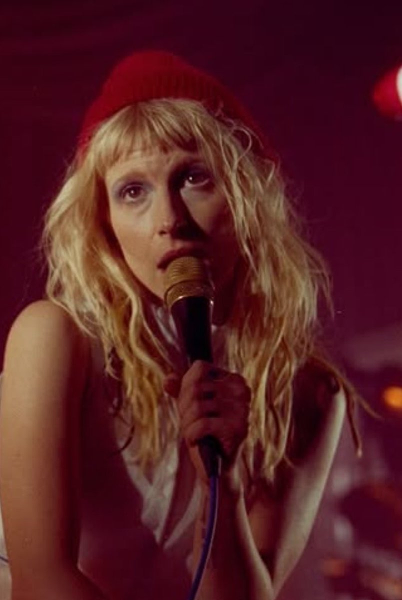 andrea from paramore🖤 tweet media