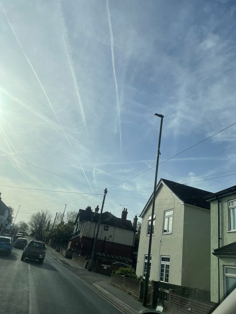 27Lewin's tweet photo. @Dan__Stevens Beautiful skies today https://t.co/CfiVnvljmI