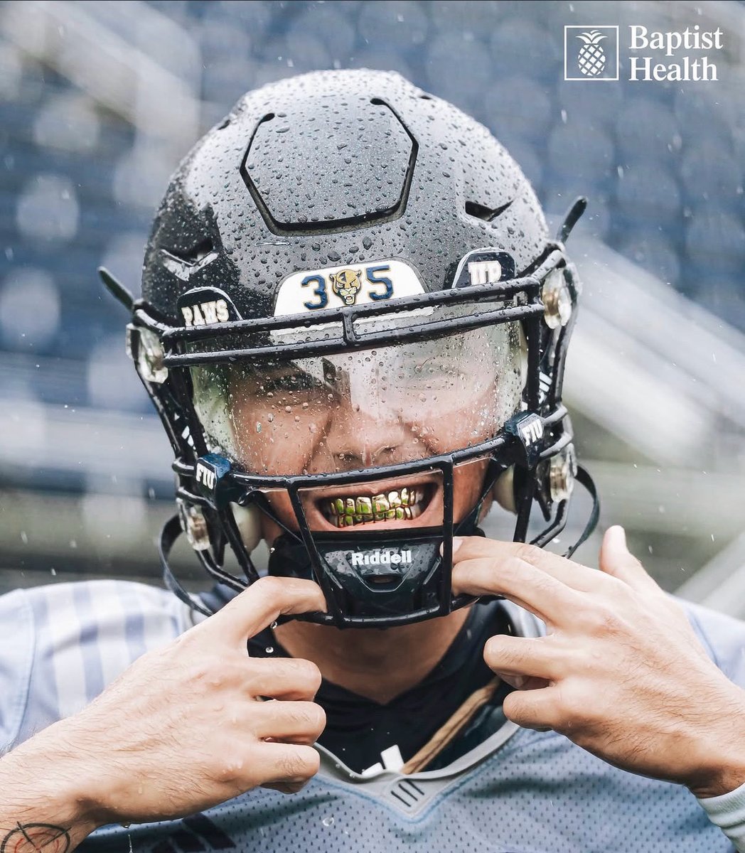 4thStCommons's tweet photo. Spring game this weekend! 

Ready to cheer for your FIU Panther? #pawsup https://t.co/IJuMWieFzI