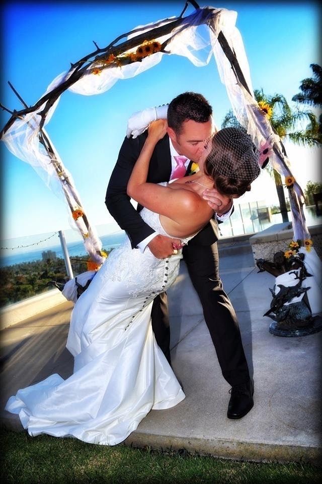 SiKImagery's tweet image. My post earlier today was about stepping out of your #comfortzone, and if you ever do that with your photography. 

This was another one of those times. This was my first time shooting a #wedding. I was SO nervous. I expect a LOT out of myself so the thought of missing those