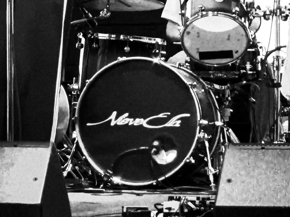 nieve ella tweet media