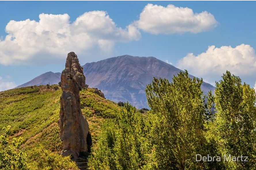 DebraMartz's tweet image. Igneous Dike in Colorado 
@DebraMartz
#RBandMe #RedbubbleShop #FindYourThing
#Get It Here redbubble.com/shop/ap/933414… 

#IgneousDike #igneous #dike #colorado #landscape #LaVeta #SpanishPeaks #photography #PhotographyIsArt #giftideas #AYearForArt #WallArt #HomeDecor
