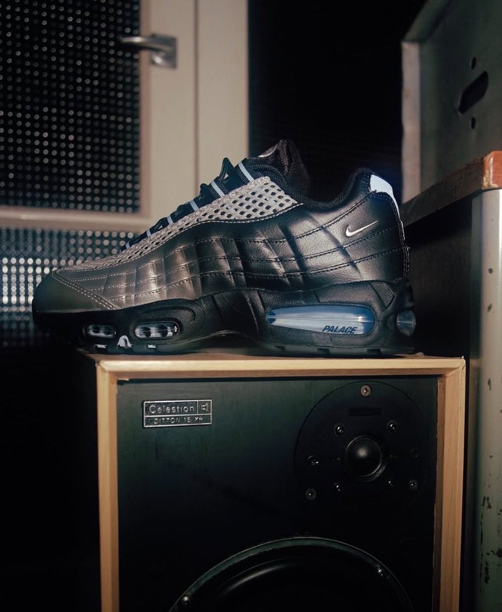 SNKR_TWITR tweet media