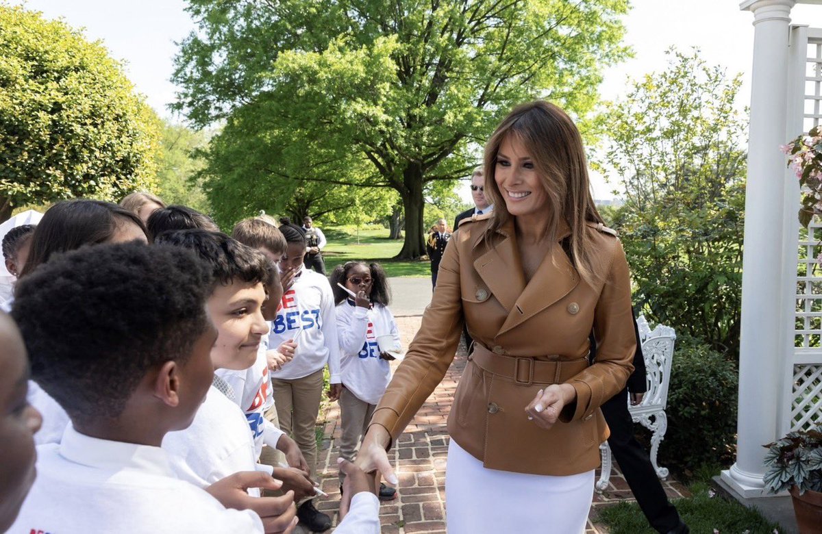 Scarlett Johnson tweet media