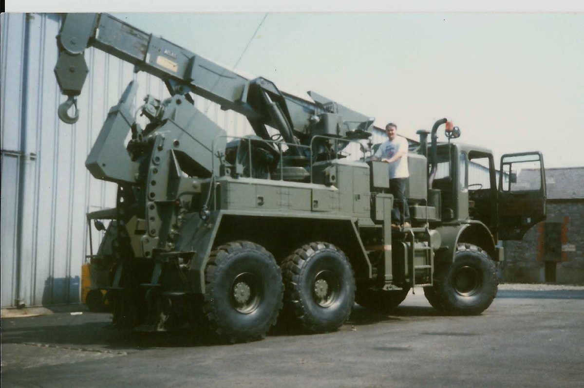 #rtept <a href="/rtenews/">RTÉ News</a> upping the fear by not explaining how &amp; why the <a href="/defenceforces/">Óglaigh na hÉireann</a> are on 'Stand by'....the S&amp;T Corps are on stand by to remove trucks blocking fuel depots because civillian contracters told the Govt to fcukoff....it's not riot units or crowd control....🙄🙄