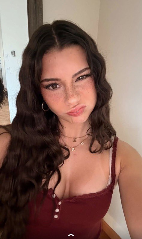 On your knees, wallet out. 🫰🤭💕