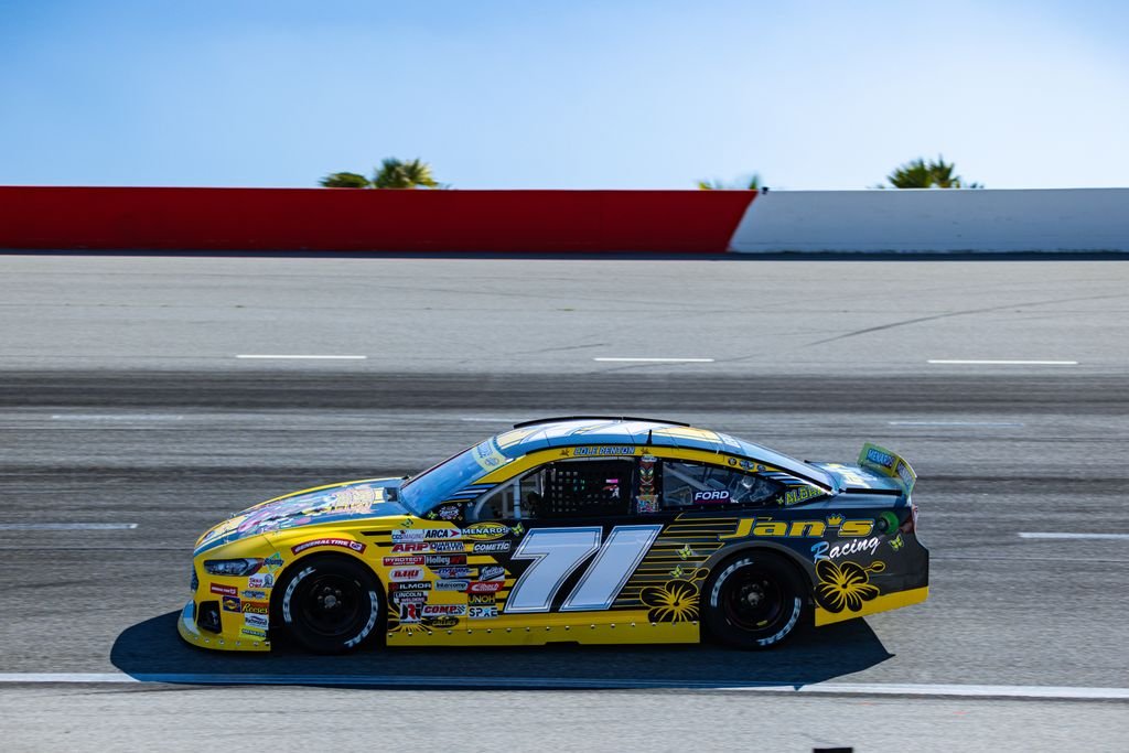 @HailieDeegan @Columbia_Bank @Mason_Massey @NAPARacing @austincanvas ...