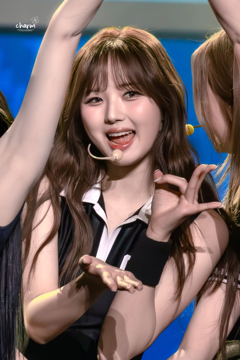 𝖼𝗁𝖺𝗋𝗆 tweet media