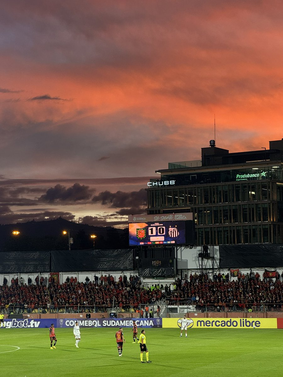 Sebasti10067929's tweet photo. La mejor tarde/noche de #sudamericana para mi querido @DCuencaOficial ❤️🖤 https://t.co/UfcLc7mlXn