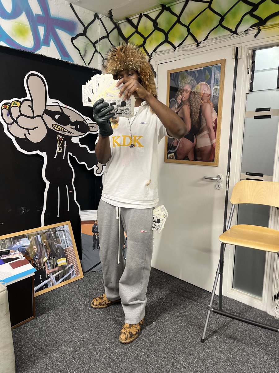 SB3 Shin tweet media