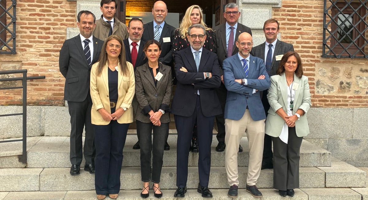 CLM cuenta con nueva Ley de Ordenación Farmacéutica  para mejorar la prestación a la ciudadanía con:

✅ Mejoras laborales para profesionales
✅ Farmacias mejor planificadas 
✅ Orientación específica a necesidades en el medio rural