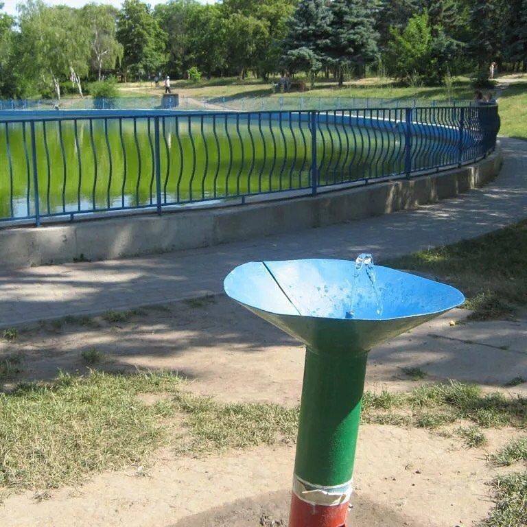 СССР.

Тогда никто и пpeдставить не мог, что питьевая вода будет продаваться.