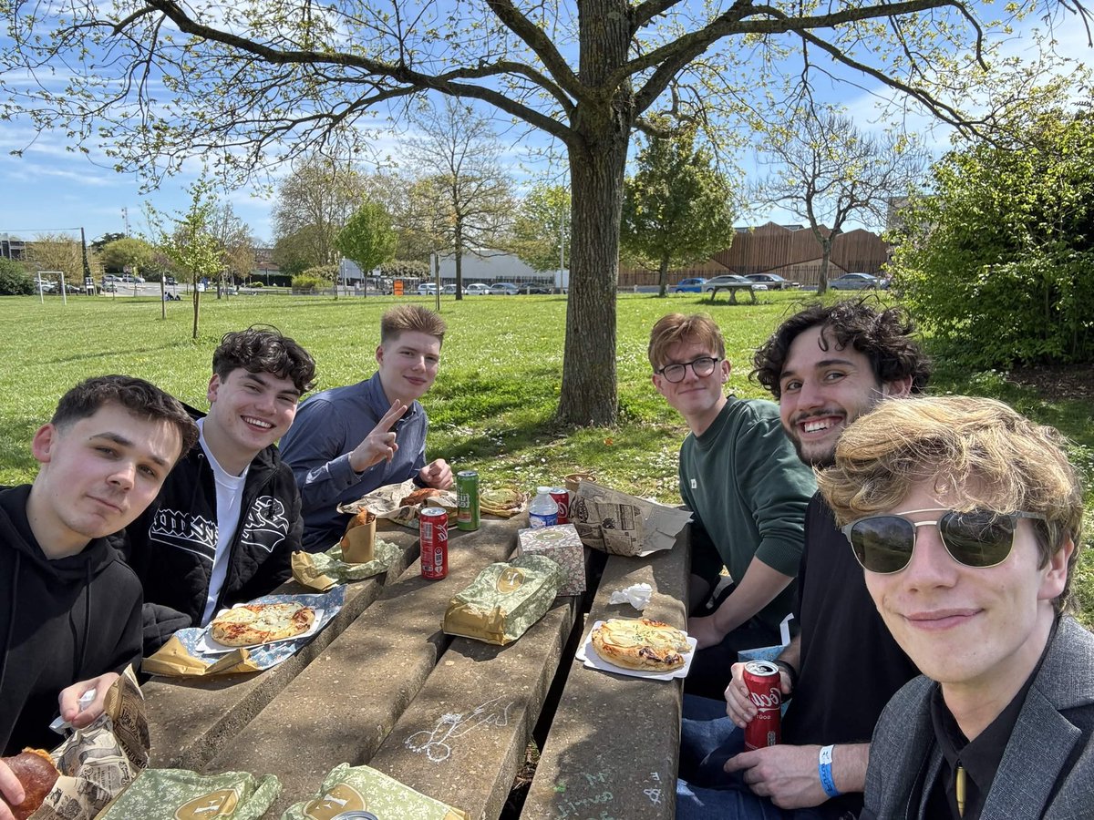 Fanfounet tweet media