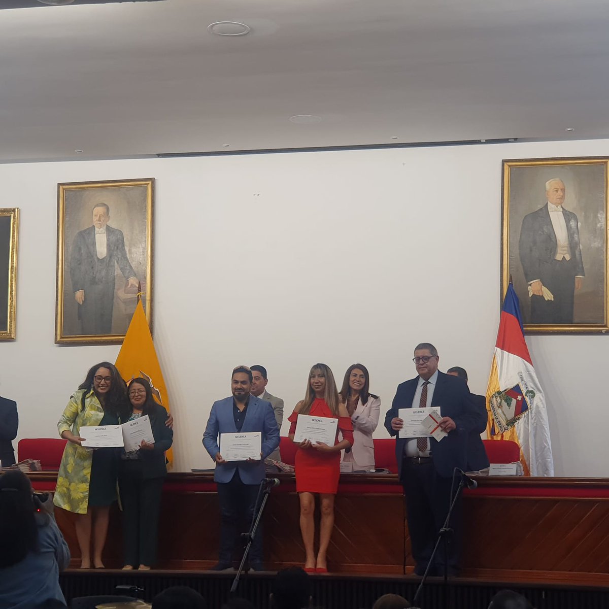 Dr Bernardo Vega tweet media