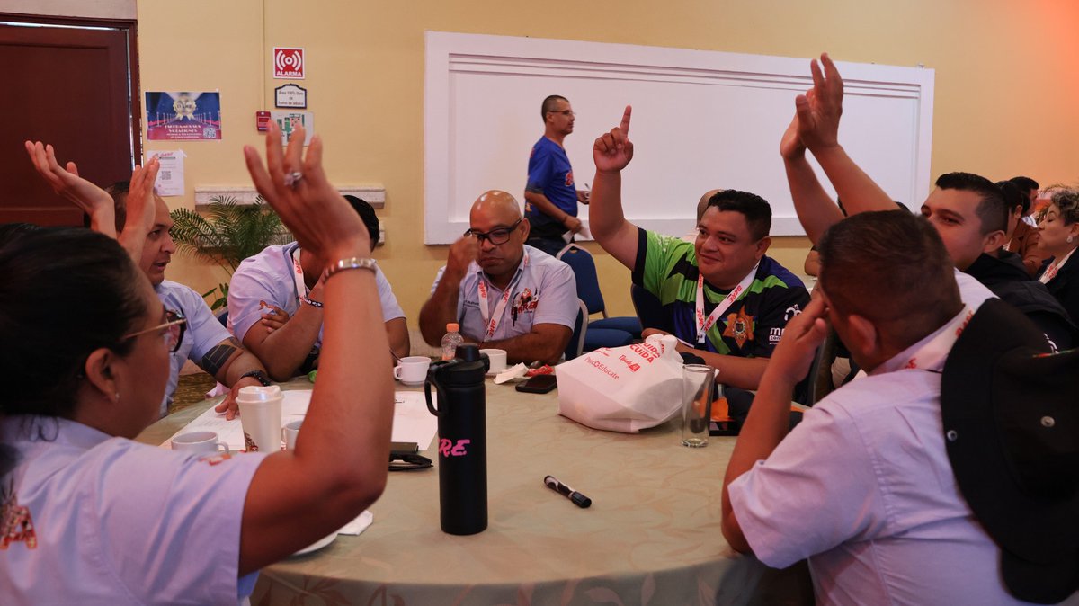 PoliciaMeridaMx's tweet photo. Durante el Congreso Internacional D.A.R.E., nuestros elementos participaron en capacitaciones y talleres que fortalecen su preparación constante.

A través de estas acciones de intercambio de información, reforzamos la prevención social del delito

#MéridaContigoEsMejor https://t.co/bmJ1bZoDly