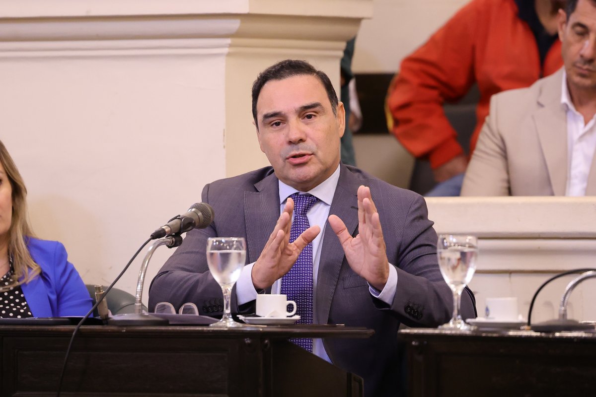 gustavovaldesok's tweet photo. 3ª sesión ordinaria del Senado de #Corrientes.

Con el ingreso y tratamiento de diferentes leyes, continuamos trabajando por la provincia. https://t.co/VgDmWWjLBN