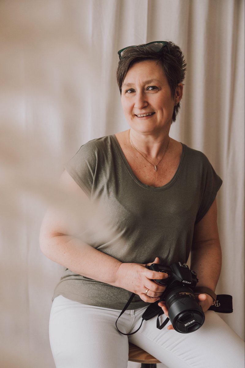 VerheijBetty's tweet photo. Samen met m’n partners in crime, @hedwigfotografie &amp; @MDPictures , vierde ik op 1 april dat onze samenwerking echt van start is gegaan. 🥳 Met Fotostudio Polderlicht is Emmeloord een prachtige creatieve plek rijker. 📸 #fotostudio #daglichtstudio #fotostudiopolderlicht #NOP https://t.co/yCoQYxb7ZD