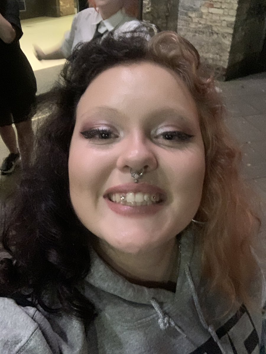 Milo - CALUM TOOK MY PHONE tweet media