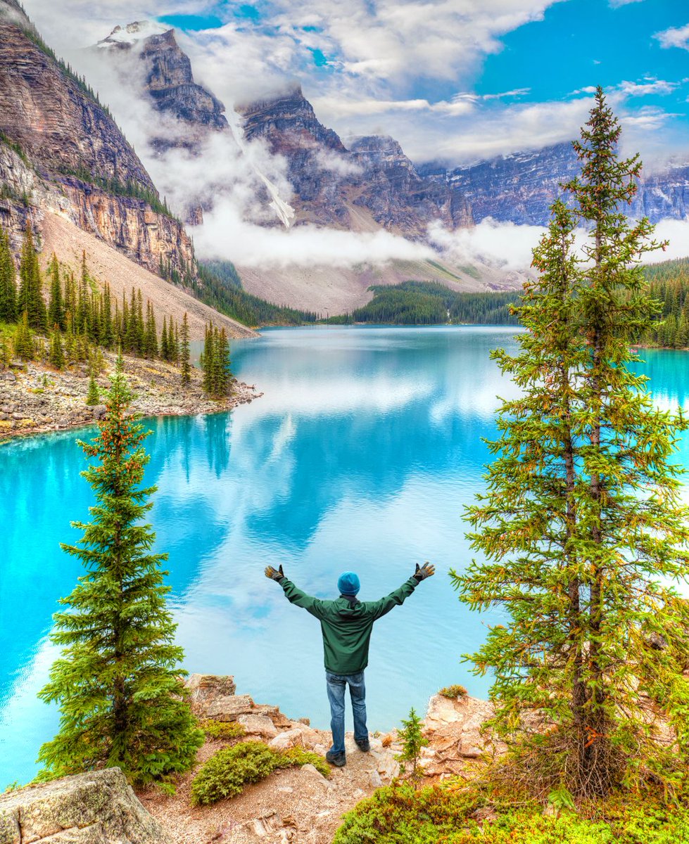 SoEarthen's tweet image. Moraine Lake, Banff, Canada  #Hiker #Rockies