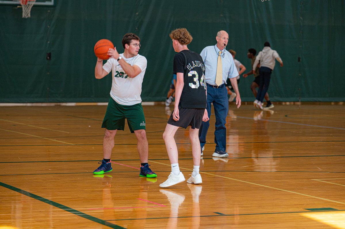 Strake Jesuit tweet media