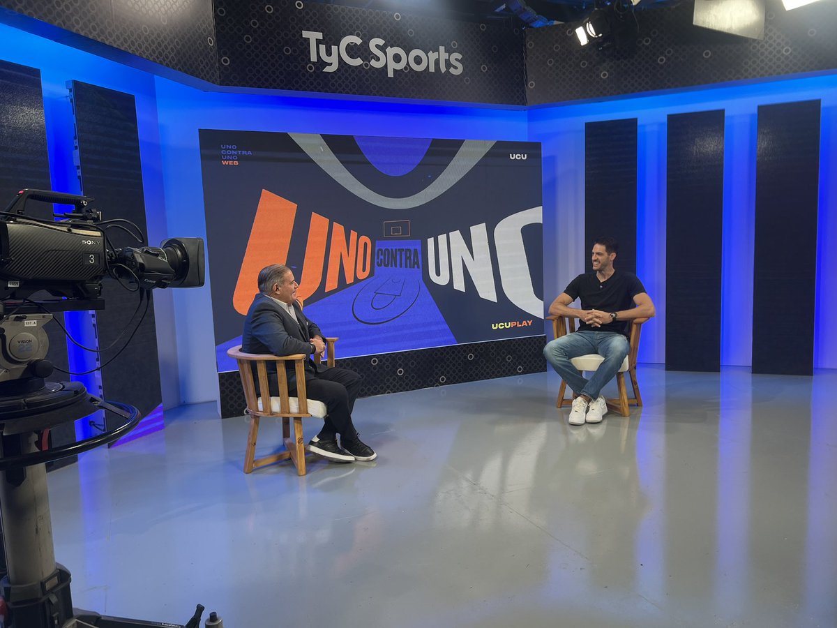 Uno Contra Uno 🏀 #UCUPlay tweet media