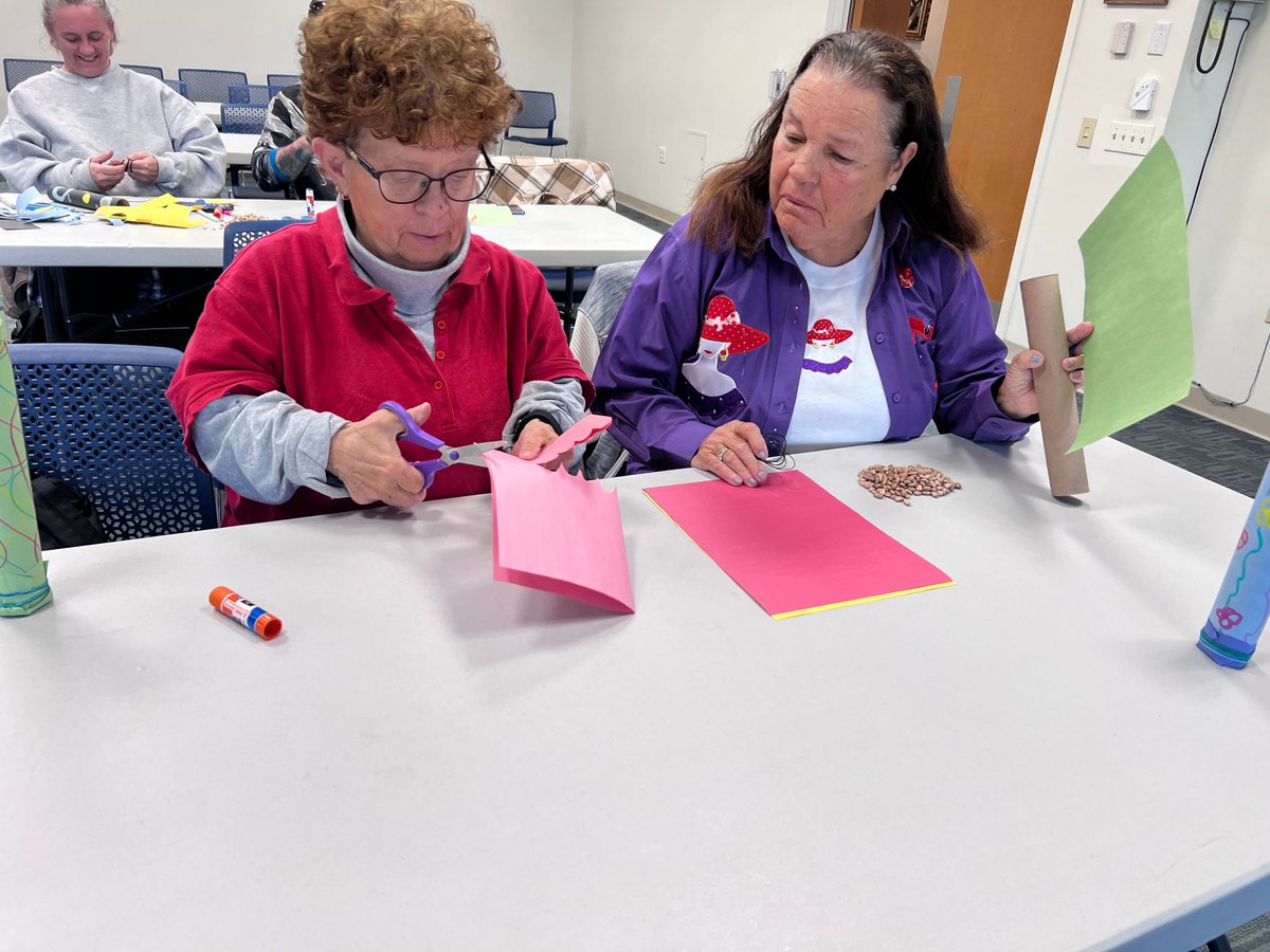 HKDPLibrary's tweet image. April showers brought our adult crafters some rain sticks! Sign up for next month now, where we will make windchimes. 

#libraryprogramming #artsandcrafts #adultcrafts #aprilshowers