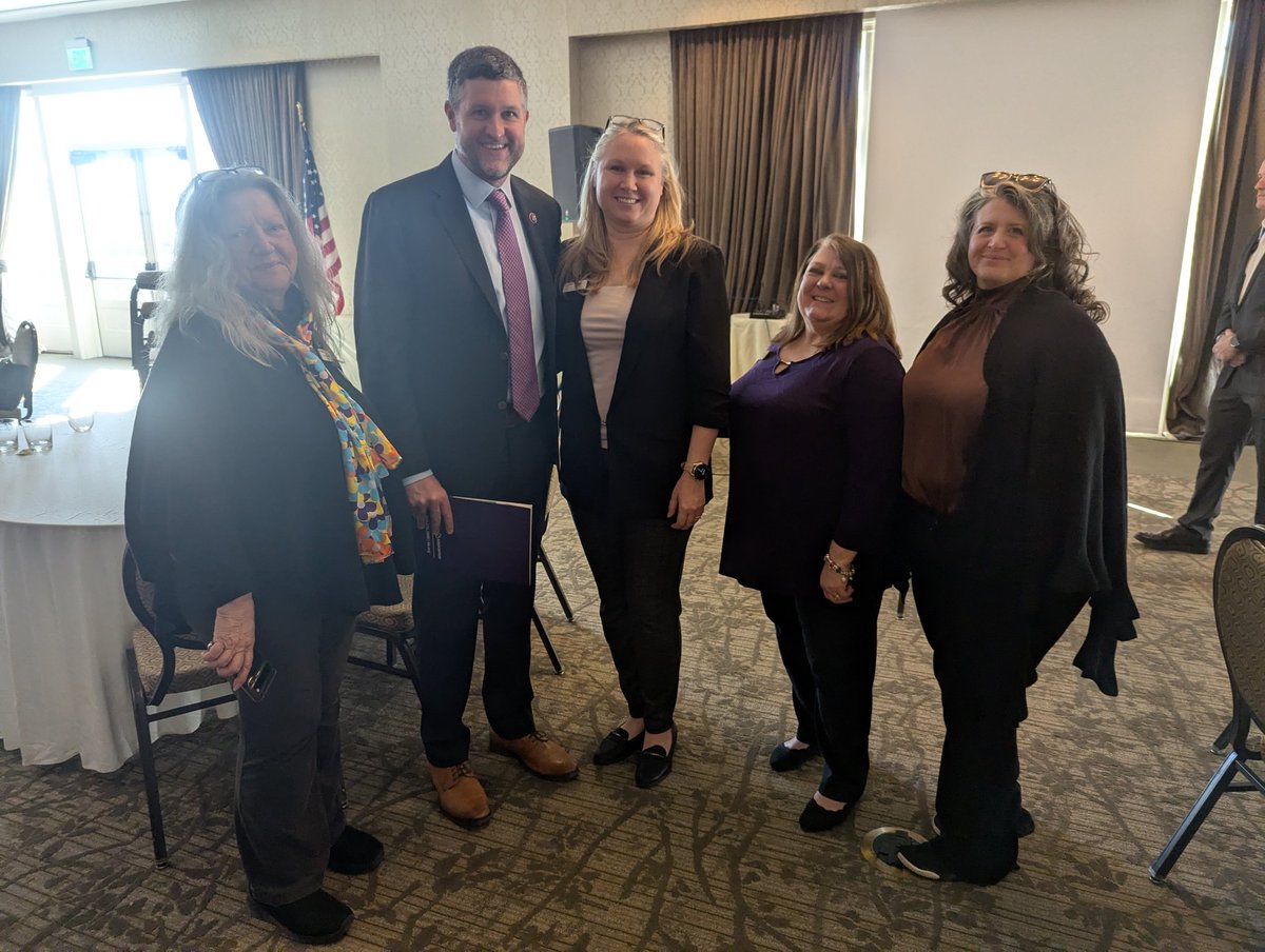 LetsEndALZ's tweet photo. Appreciate @RepPatRyanNY @PatRyanUC taking the time to talk with us at today’s @UlsterChamber breakfast — and for already co-sponsoring the #ASAPAct and #ADAPTAct, plus commiting to support the Credit for Caring Act. A true American hero 💜 @NYSALZ
@ALZIMPACT @alzassociation https://t.co/trKMRP6Vgf