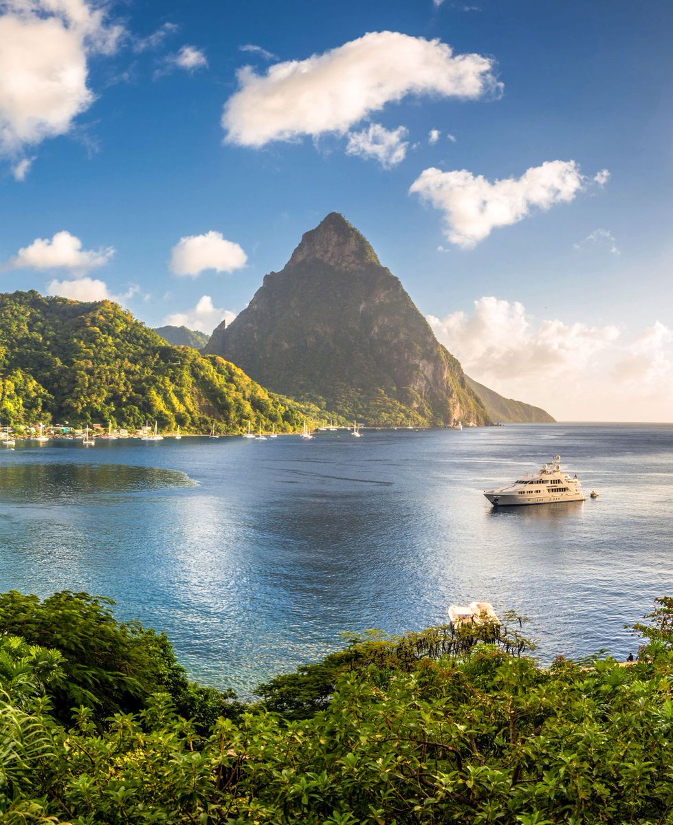 SoEarthen's tweet photo. St. Lucia, Caribbean #Pitons #WorldHeritage https://t.co/tvOf4F3gs3