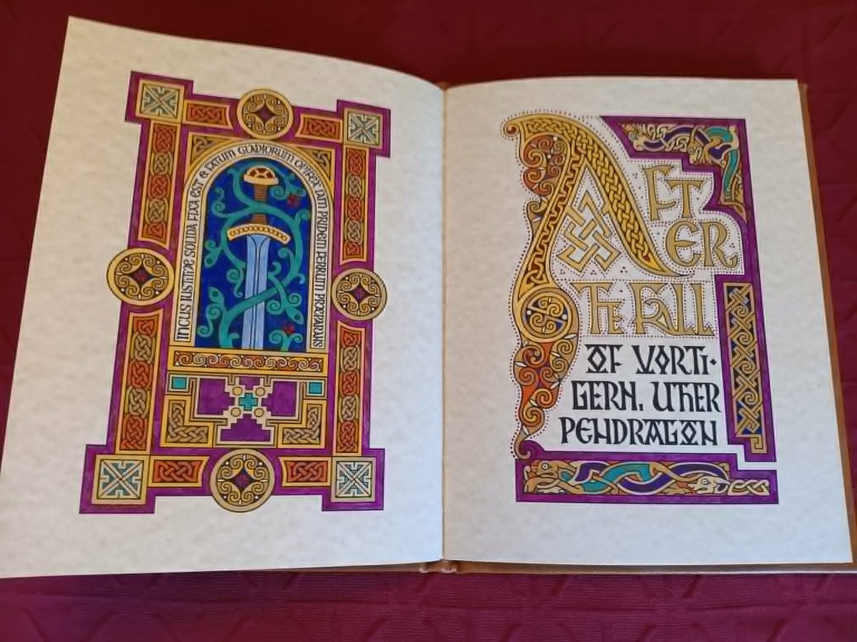 Dear algorithm, please show this post to homeschoolers who would love to build their own library of Arthurian illuminated manuscripts. Check out our giveaway drawing for chances to win this hand-written Medieval illuminated storybook!
rafflecreator.com/pages/93383/ki…