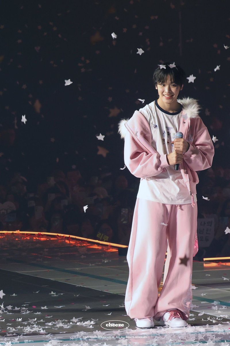 ᨳ𓂃 𓈒𓏸𝄞 tweet media