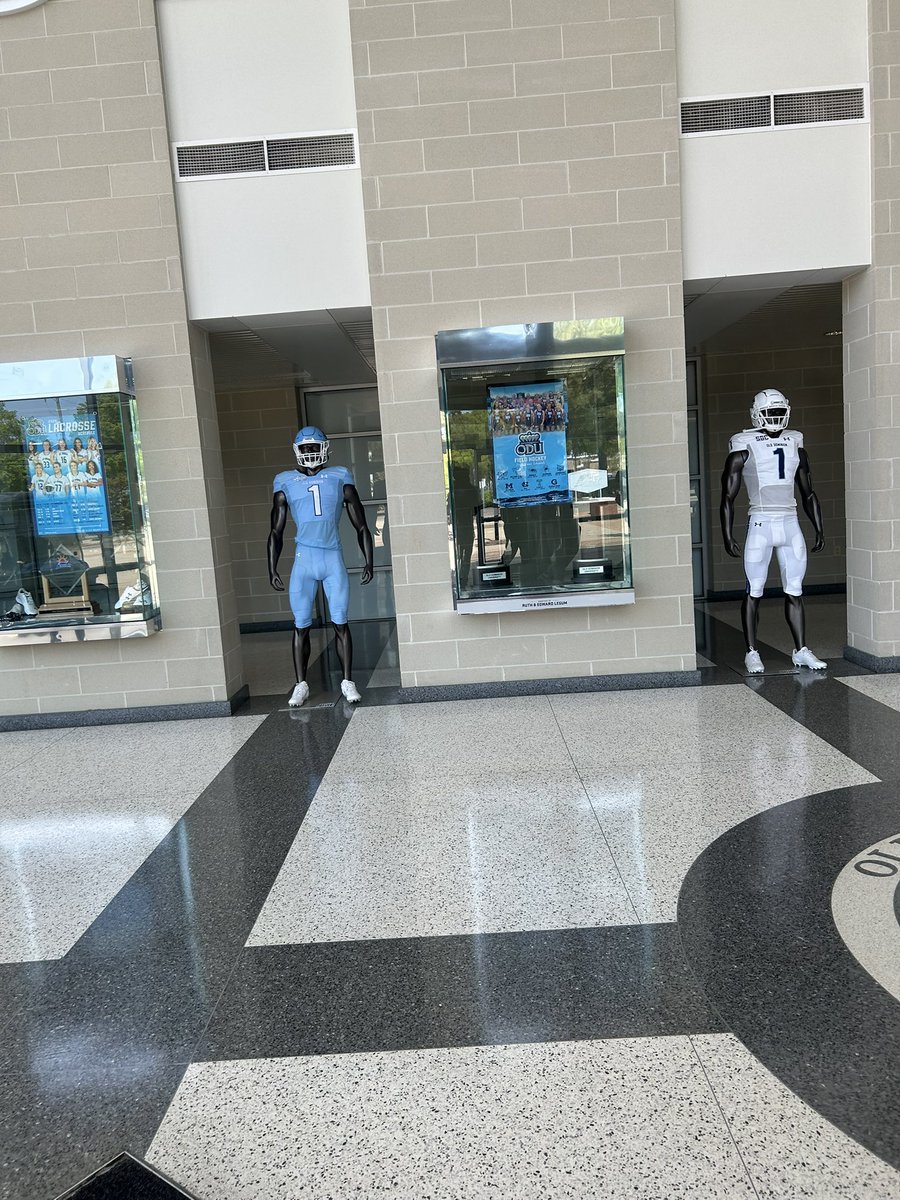Zeehall7's tweet photo. I had a Great time watching @ODUFootball compete in practice today.💯 #gomonarchs @Coach_TLucas @RickyRahne @DCherry55 https://t.co/kua3lmZC0w