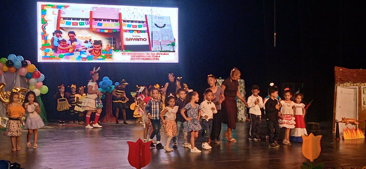 65 años protegiendo sueños. Los círculos infantiles son orgullo de Cuba. En Bayamo, homenaje a quienes los hacen crecer con amor y entrega. 🇨🇺❤️ #65Aniversario