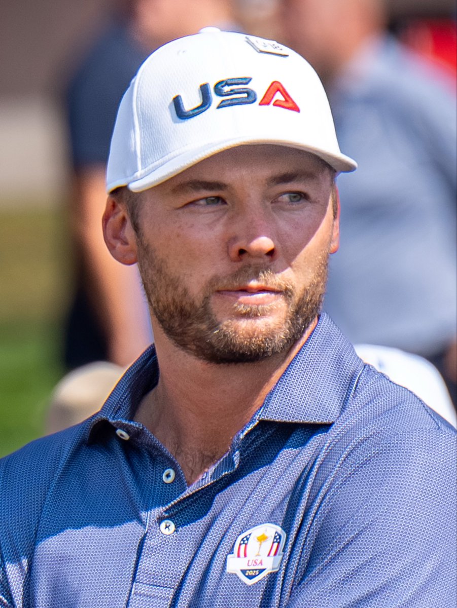 Pitching A Tent tweet media