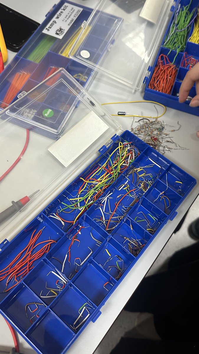 R🐈‍⬛ tweet media