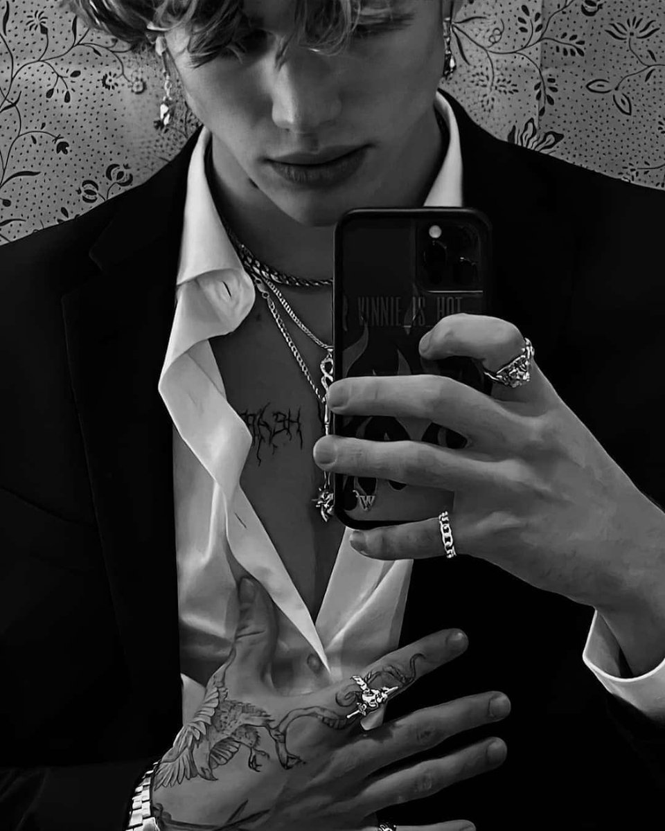 - ̗̀↳ 𝑪𝒐𝒏𝒇𝒆𝒔𝒊𝒐𝒏𝒆𝒔 𝑭𝑲 🪸 tweet media