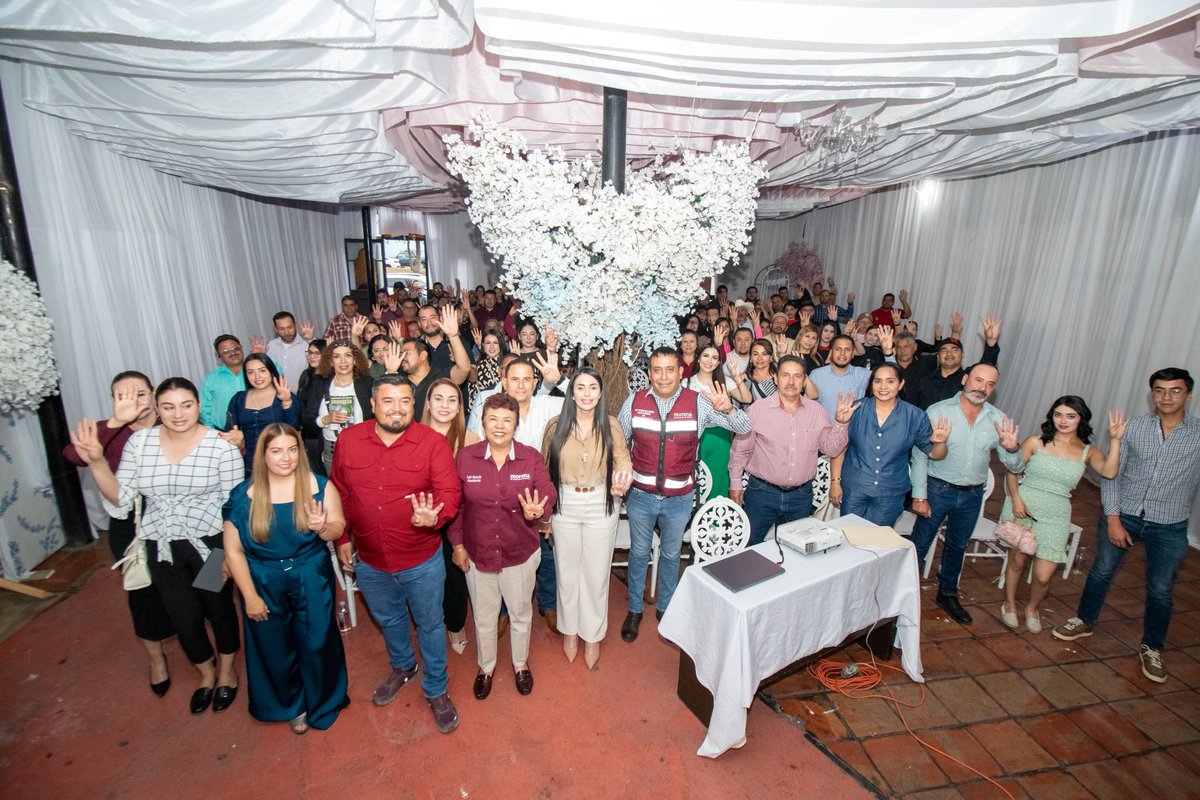 GarciaGaray_L's tweet photo. ¡#SantiagoPapasquiaro es territorio de la 4T!
Exitosa asamblea informativa sostuvimos, donde pudimos compartir los mecanismos de unidad del pasado consejo nacional, en todo nuestro estado, la estructura se fortalece para respaldar el proyecto de nuestra Presidenta @Claudiashein. ¡La organización es nuestra mayor fuerza!