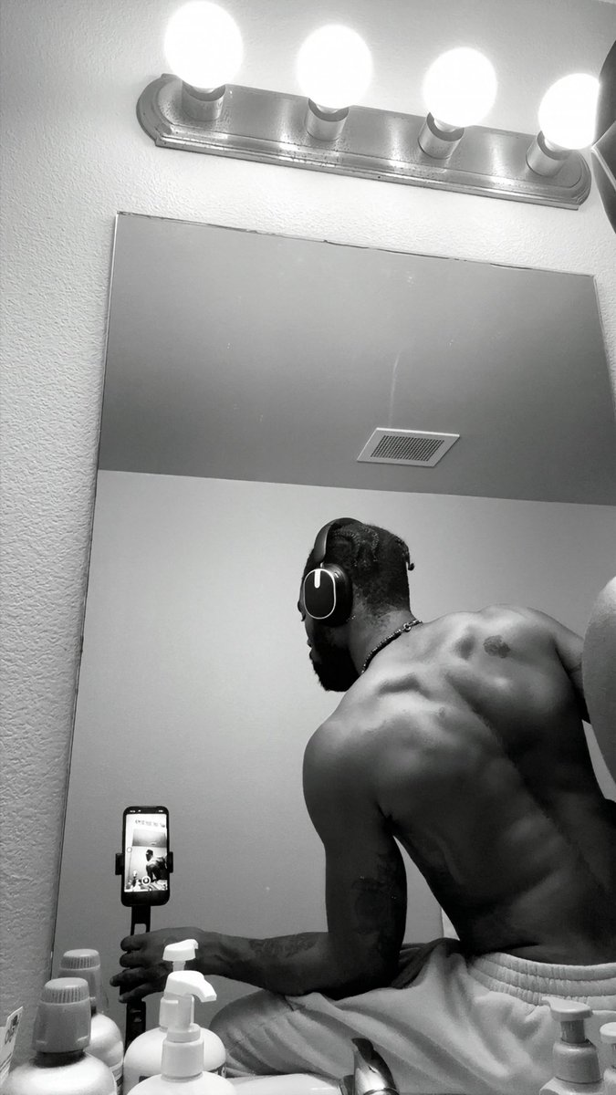 Primetimeshaggin21 tweet media