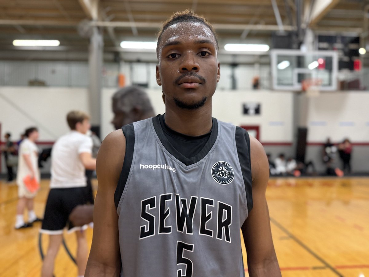 OntheRadarHoops's tweet photo. Jordan Wiseman can guard multiple positions, rebound, and make gritty plays.

 📌:
@JordanWis3man 
@SewerSouth 
@_joshtec

STORY: https://t.co/ZJUNrkD0mS https://t.co/IMZH8CkRvk
