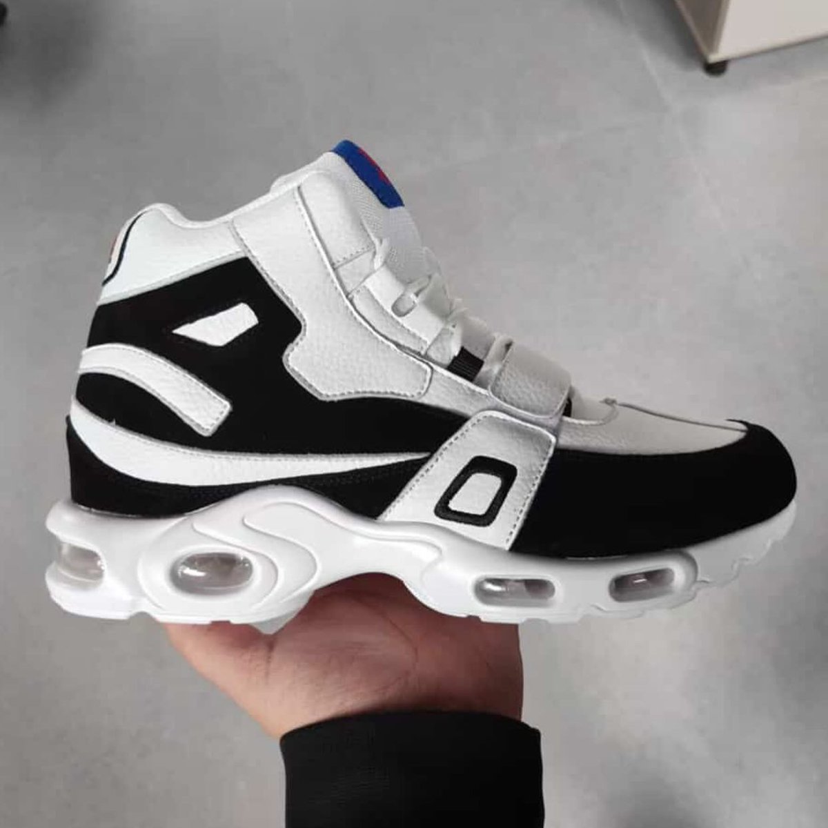 Modern Notoriety tweet media