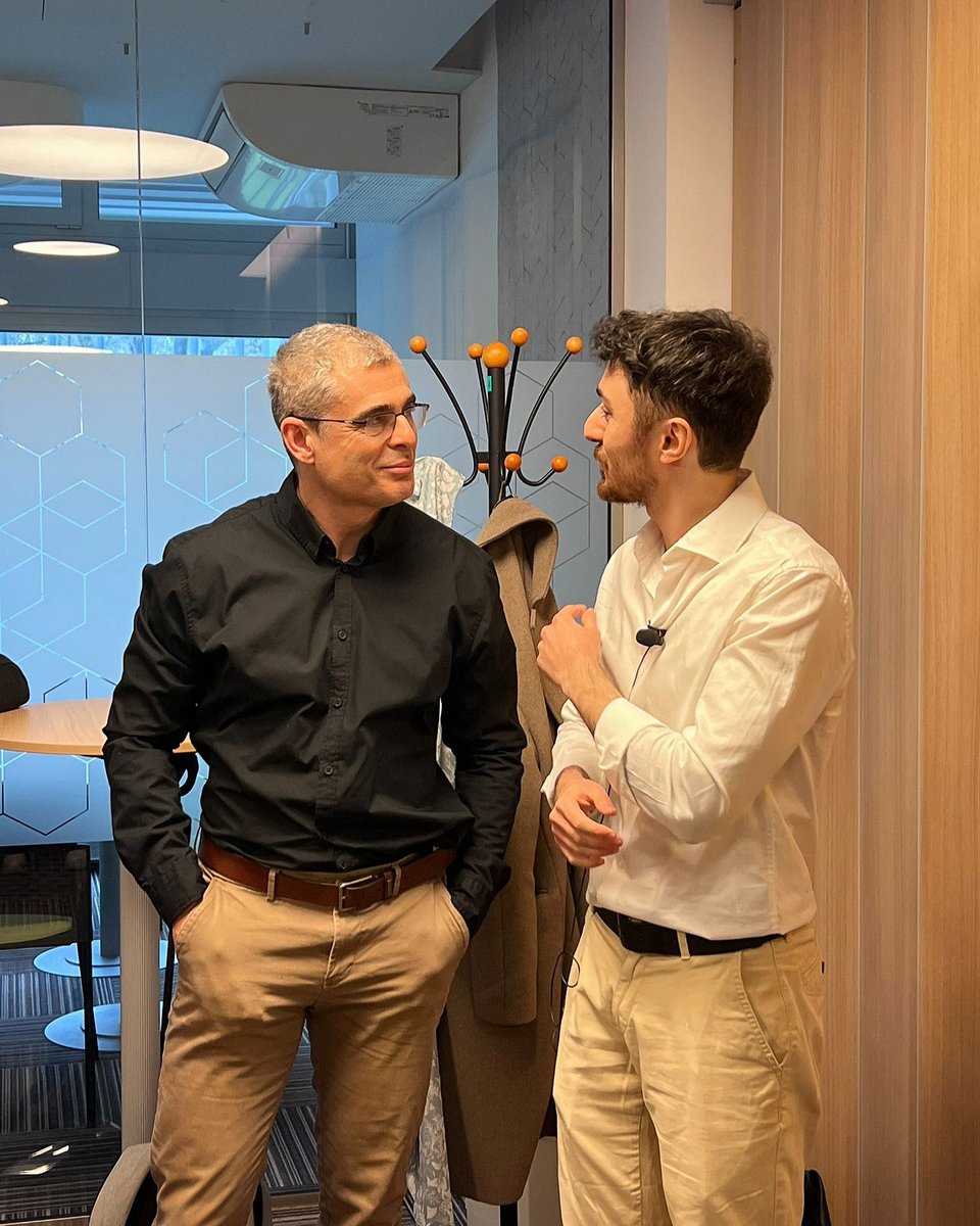 Csaba_Pal_Lab's tweet image. 🎓 Warm congrats to Elvin Maharramov @Ely_win on a successful PhD defense on the principles of designing #antibiotics with limited #resistance. A timely and elegant contribution to the field of #DrugDevelopment on how to design less resistance-prone antibiotics. More info below👇