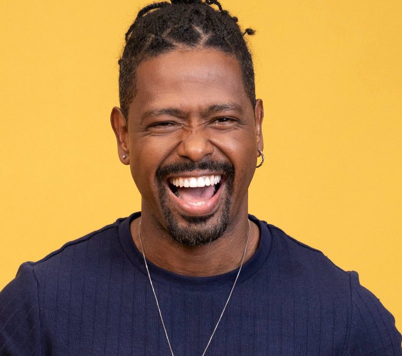 julia renault tweet media