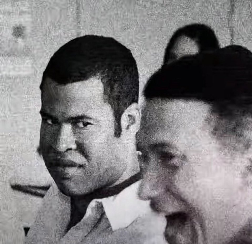 🏴‍☠️ tweet media