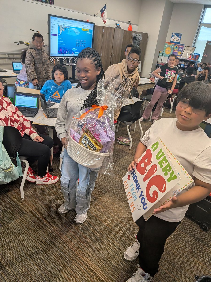 MissJ_ACE's tweet photo. We LOVE our Assistant Principal,  @MHodges_ACE!!! 💙🧡💙 Happy #AssistantPrincipalAppreciation Week! #ThankYou!  @HumbleISD_ACE https://t.co/ENK2RW611k