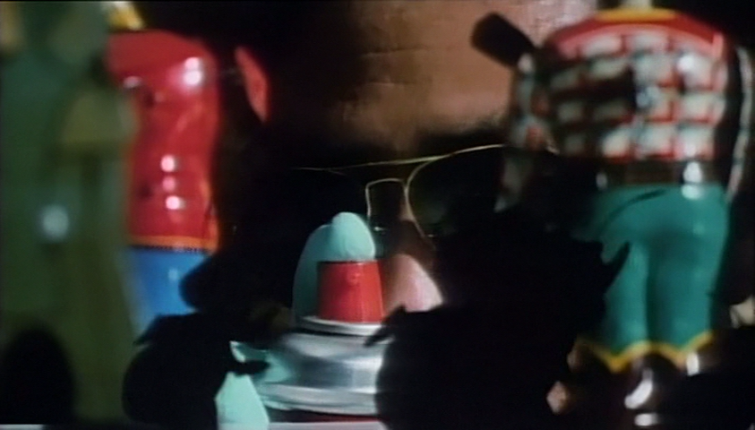 wskrshny's tweet image. thought Twilight of the Cockroaches was gonna be a silly bug movie, instead all I got was depression ;_;