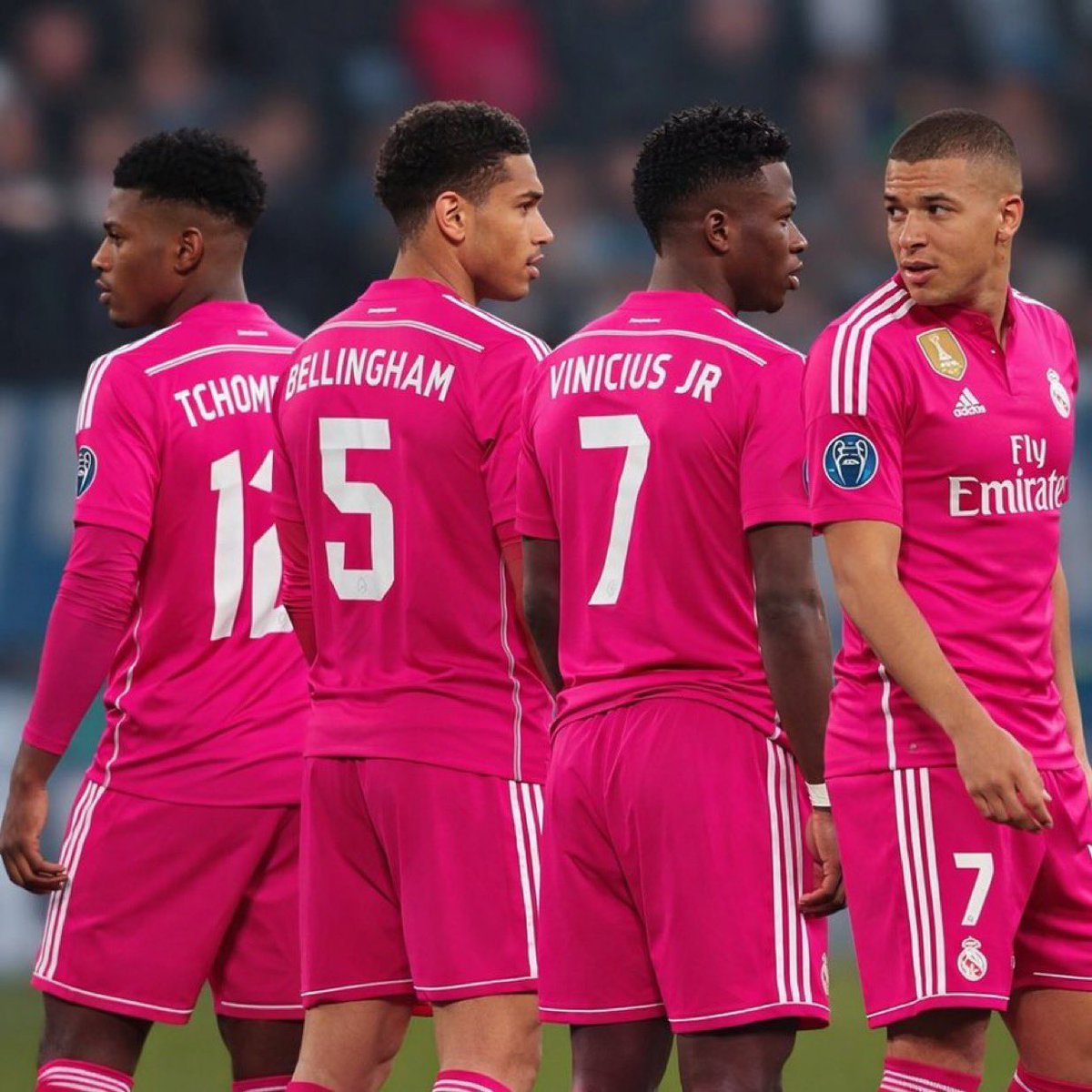 بينـاز tweet media