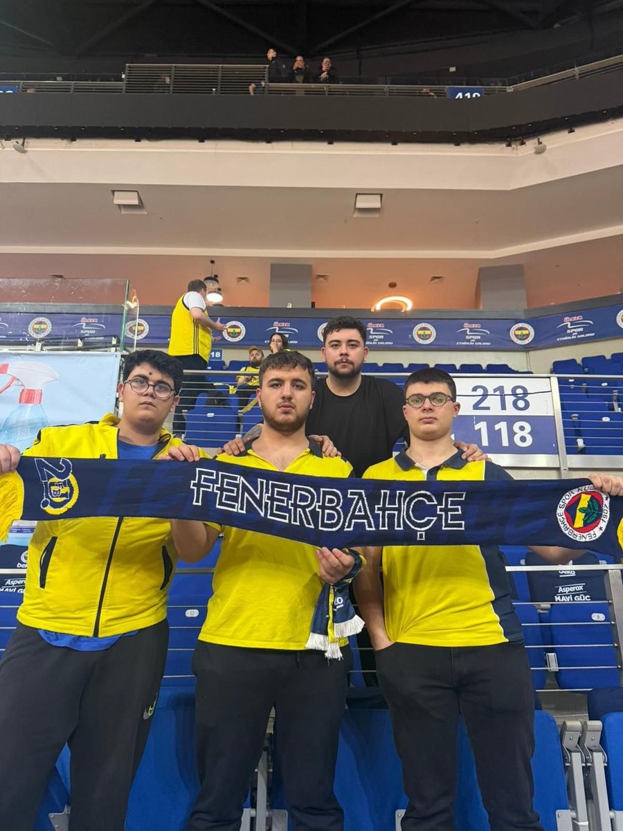 UFBFenerbahce's tweet photo. 1907 ÜNİFEB Fenerbahçe Üniversitesi örgütlenmesi olarak Fenerbahçe Beko - Real Madrid karşılaşmasında takımımızı yalnız bırakmadık. https://t.co/Z1DWHRUfFQ