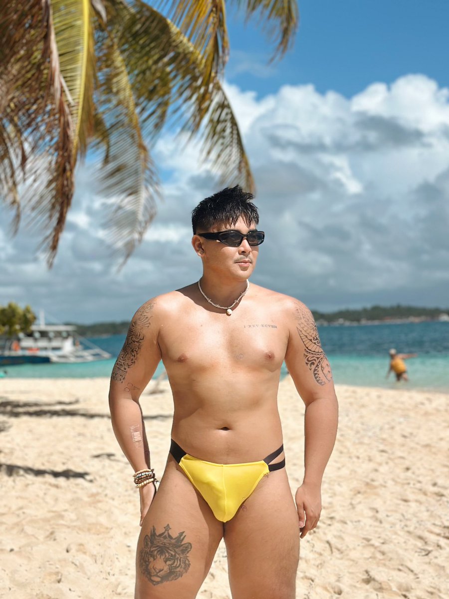 Khris Chan (Max) tweet media